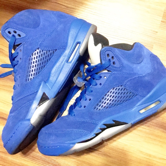 Shoes - Picture 7 of 8